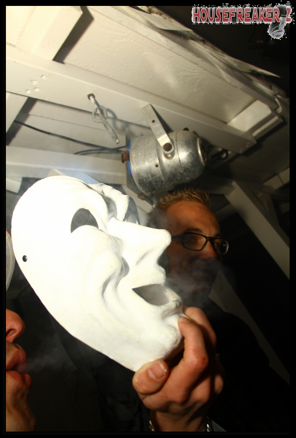 601x889 pixels (455K)